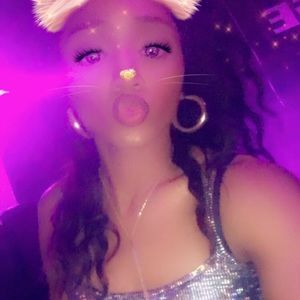 Meet your Posher, Monique